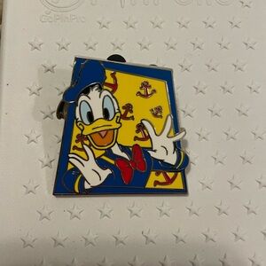 Donald Disney Pin